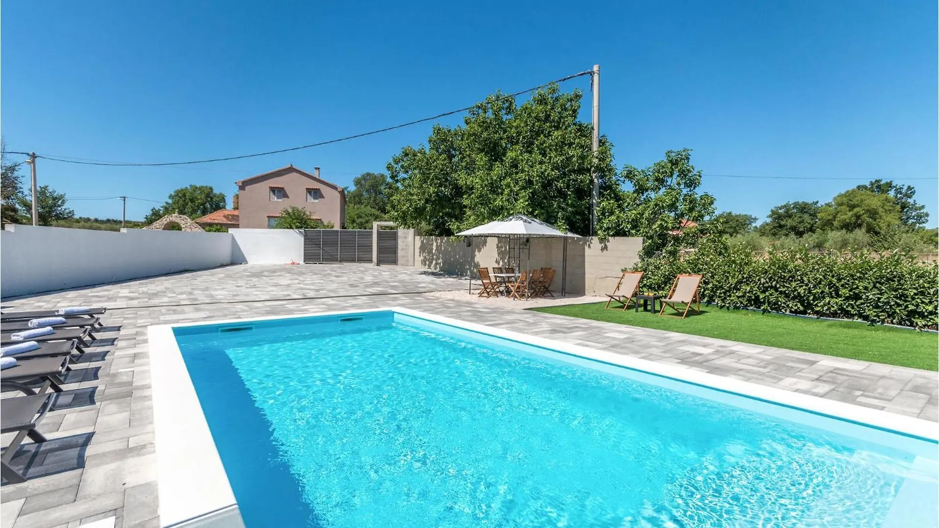 3 Bedroom Beautiful Home In Rastane Donje Donje Rastane Holiday home